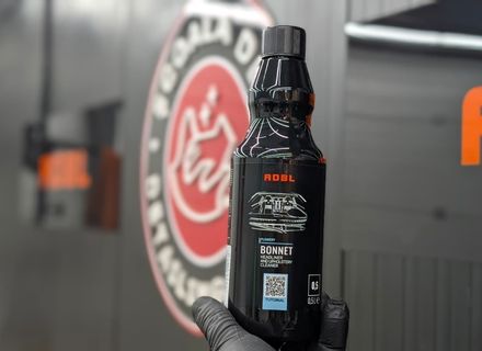 Cum cureți corect plafonul auto fără să îl dezlipești – ghid real bazat pe experiență practică