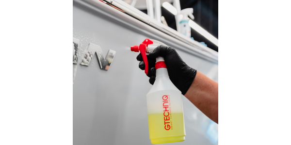 Pulverizatoare și recipiente